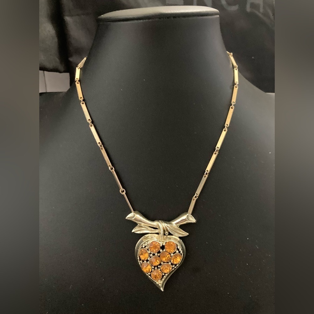 Vintage  necklace excellent condition​​